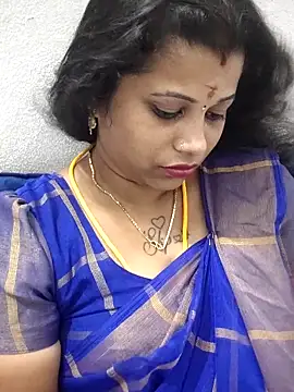 sweetqueen143 online show from May 27, 2026, 6:59 pm