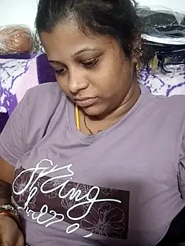 sweetqueen143 online show from June 7, 2026, 4:50 am