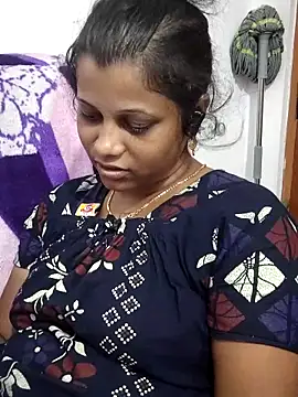 sweetqueen143 online show from May 29, 2026, 10:32 am