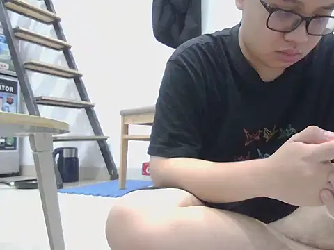 Snapshot of loveninja chatting on July 2, 2026, 4:35 pm loveninja online show from July 2, 2026, 4:35 pm