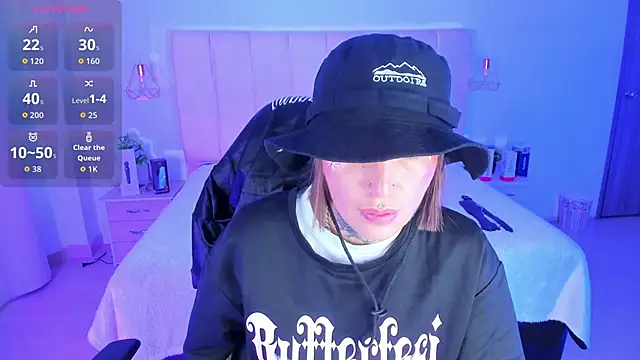 Gyal 8  online show from February 25, 2026, 5:18 am