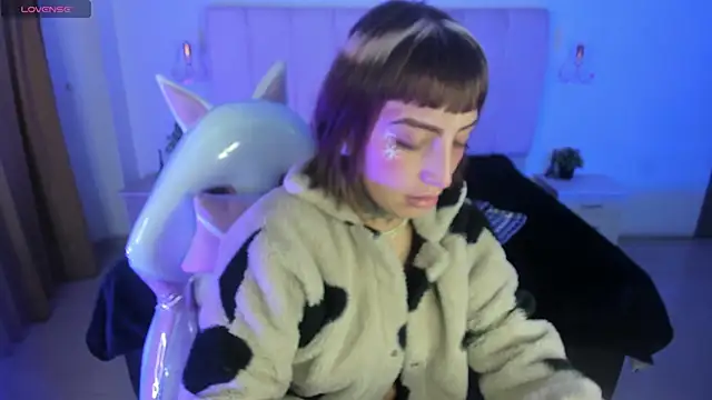 Gyal 8  online show from December 23, 2025, 3:39 am