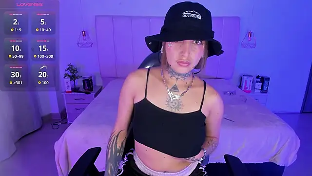 Gyal 8  online show from March 13, 2026, 4:06 am