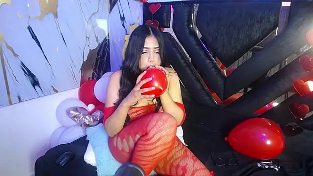 ladymooncs online show from February 14, 2026, 4:23 am