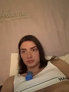 Luna Samosienko online show from October 23, 2025, 9:02 pm