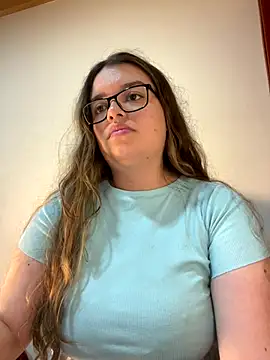 Aphrill online show from November 4, 2025, 10:13 pm