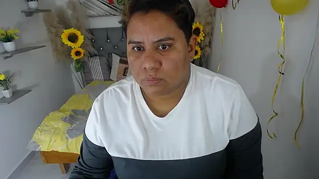 hotlesby valery online show from September 29, 2025, 12:33 pm