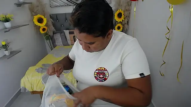 hotlesby valery online show from October 3, 2025, 12:17 pm