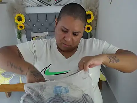 hotlesby valery online show from December 15, 2025, 8:03 pm