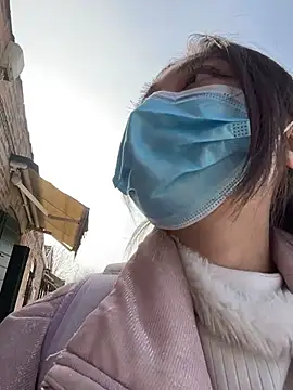 Snapshot of fioralba chatting on March 6, 2026, 10:10 am fioralba online show from March 6, 2026, 10:10 am