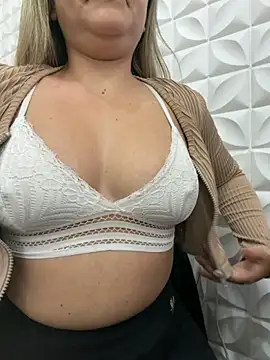 Valeriacris online show from June 2, 2026, 3:01 pm