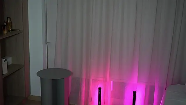 Peachxlush online show from November 19, 2025, 4:18 pm