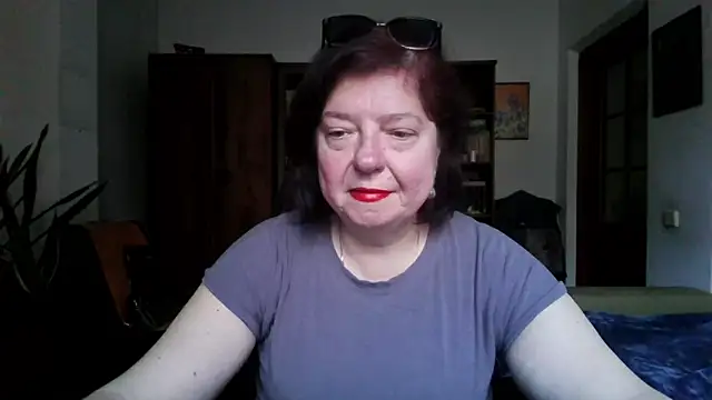 Violet Pulse online show from April 25, 2026, 1:41 pm