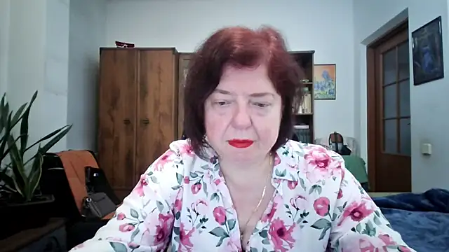 Violet Pulse online show from May 11, 2026, 4:37 pm