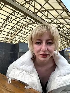 RonnieKiss online show from October 2, 2025, 4:05 am