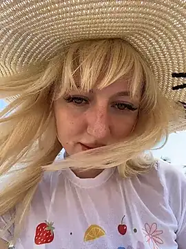 Snapshot of RonnieKiss chatting on February 7, 2026, 5:59 am RonnieKiss online show from February 7, 2026, 5:59 am