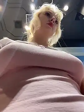 Snapshot of RonnieKiss chatting on March 12, 2026, 11:03 am RonnieKiss online show from March 12, 2026, 11:03 am