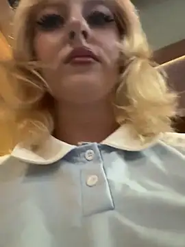 RonnieKiss online show from July 23, 2026, 9:17 am