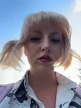 RonnieKiss online show from July 14, 2026, 11:38 am