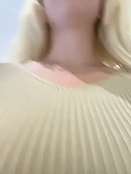 Snapshot of RonnieKiss chatting on March 10, 2026, 9:57 am RonnieKiss online show from March 10, 2026, 9:57 am