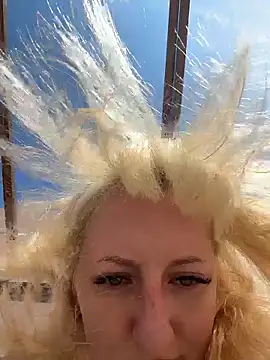 Snapshot of RonnieKiss chatting on February 5, 2026, 7:37 am RonnieKiss online show from February 5, 2026, 7:37 am