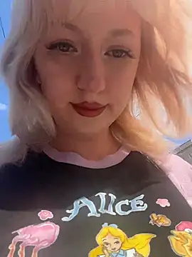RonnieKiss online show from July 15, 2026, 9:49 am