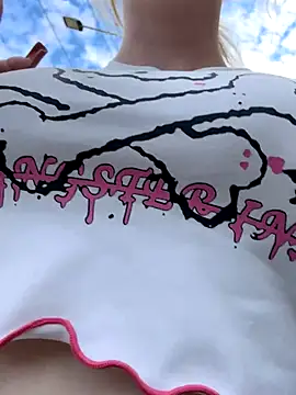 RonnieKiss online show from September 27, 2025, 4:18 am