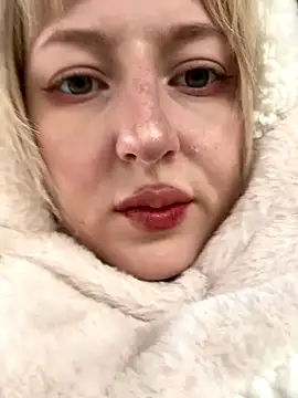 RonnieKiss online show from October 14, 2025, 5:08 am