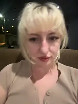 Snapshot of RonnieKiss chatting on February 21, 2026, 12:40 pm RonnieKiss online show from February 21, 2026, 12:40 pm