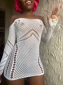 Snapshot of 21shazzy chatting on December 4, 2025, 2:05 pm 21shazzy online show from December 4, 2025, 2:05 pm