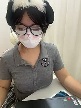 AZ37866 online show from November 6, 2025, 4:00 pm