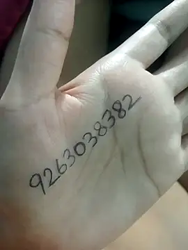 JassiKumari02 online show from November 4, 2025, 6:33 pm