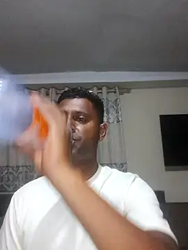 kingVibeX online show from December 19, 2025, 8:33 pm