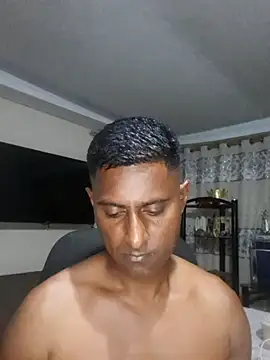 kingVibeX online show from October 31, 2025, 8:38 pm