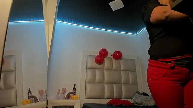 peyton  wat online show from June 27, 2026, 12:00 pm