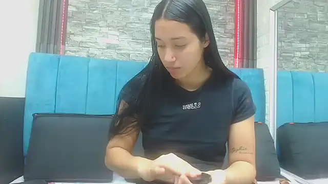 Lil Rose2006 online show from November 20, 2025, 12:50 pm