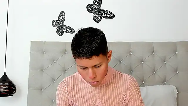 Snapshot of Little_liam chatting on October 7, 2025, 7:26 pm Little liam online show from October 7, 2025, 7:26 pm