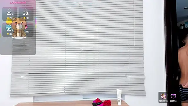 Snapshot of Little_liam chatting on October 4, 2025, 7:04 pm Little liam online show from October 4, 2025, 7:04 pm