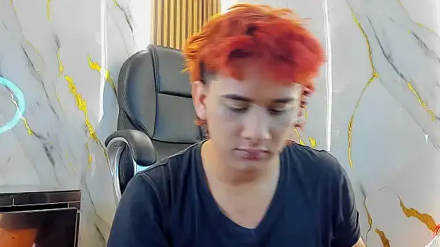 Snapshot of Marian_Cristal chatting on February 22, 2026, 3:31 am Marian Cristal online show from February 22, 2026, 3:31 am