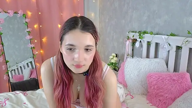 vivyboo111 online show from July 17, 2026, 7:44 pm