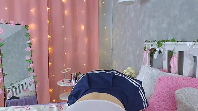 vivyboo111 online show from June 22, 2026, 9:45 pm