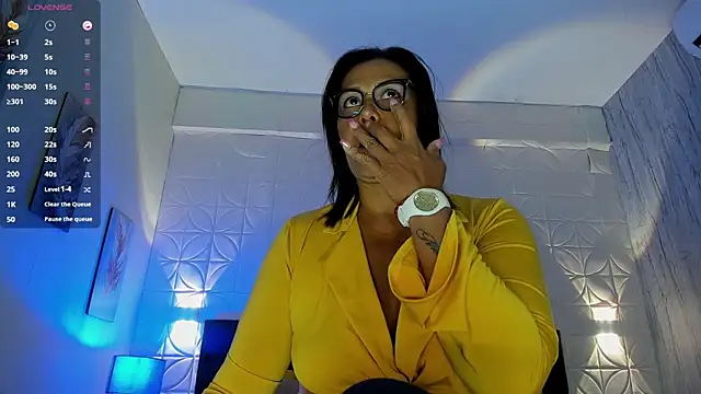 EmillyLim online show from December 5, 2025, 7:55 pm