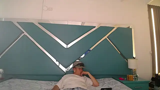 oblivionlove online show from February 27, 2026, 7:57 pm