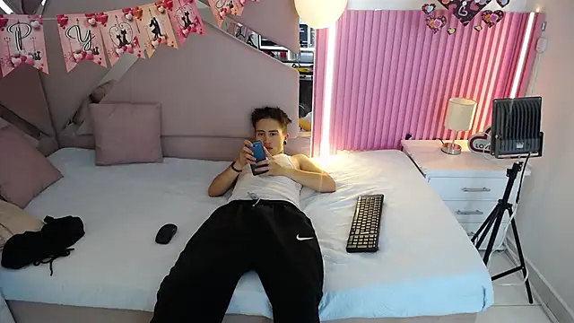 oblivionlove online show from February 23, 2026, 1:12 pm