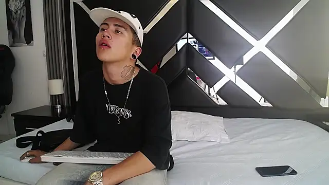 oblivionlove online show from March 4, 2026, 2:47 pm