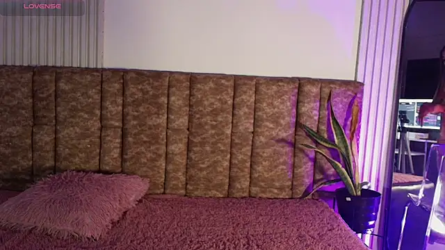 Missdionne curly online show from March 21, 2026, 11:25 am