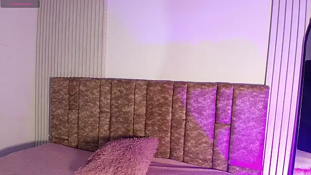 Missdionne curly online show from March 22, 2026, 11:12 am