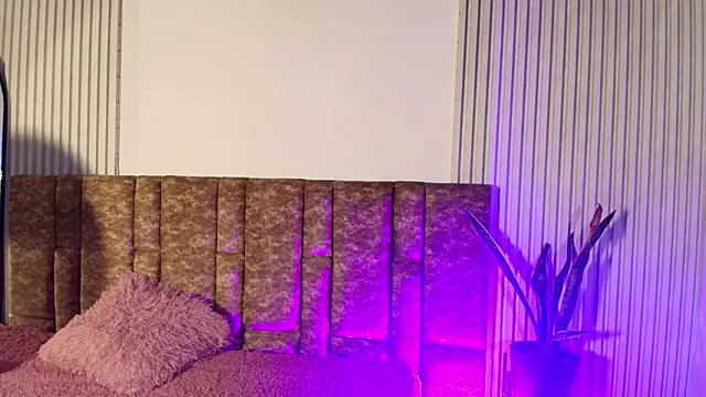 Missdionne curly online show from March 3, 2026, 11:17 am