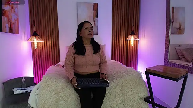 EvaGoddess  online show from June 30, 2026, 7:47 pm