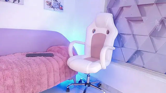 EvaGoddess  online show from November 10, 2025, 6:35 pm